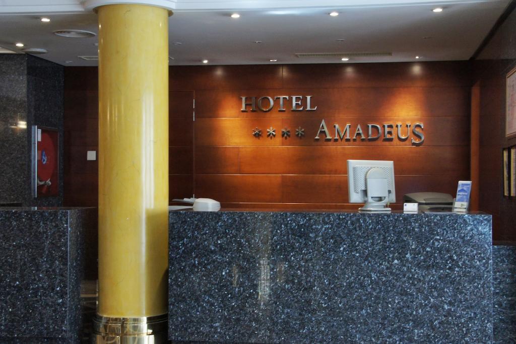 Hotel Amadeus Valladolid Exterior photo