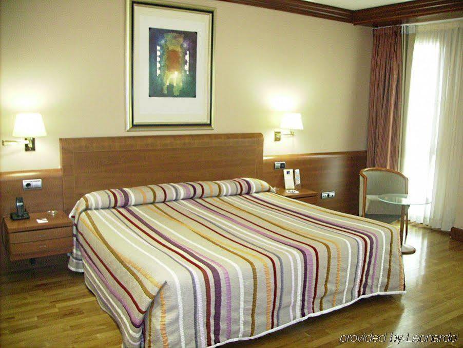 Hotel Amadeus Valladolid Room photo